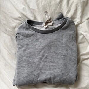 ALO Yoga Men's Gray Crewneck Sweater - Heather Gray